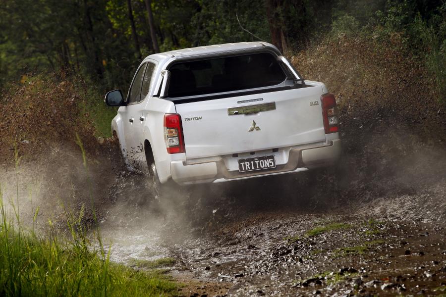  Mitsubishi Triton GLS Premium Club Cab 2019 года  (AU) (фото 25 из 38)